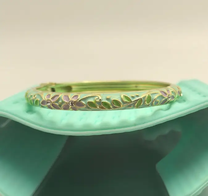 New Style Chinese-Style Cloisonné Enamel Bracelet with Floral Design, Featuring Large Rhinestones, Suitable for Hanfu and New Chinese-Style Outfits, Open-Ended Bracelet with Floral and Leaf Motifs