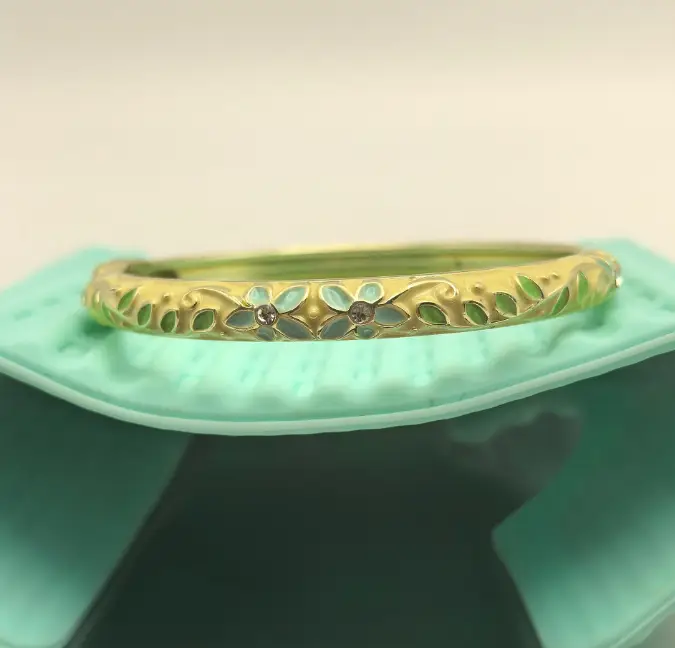 New Style Chinese-Style Cloisonné Enamel Bracelet with Floral Design, Featuring Large Rhinestones, Suitable for Hanfu and New Chinese-Style Outfits, Open-Ended Bracelet with Floral and Leaf Motifs