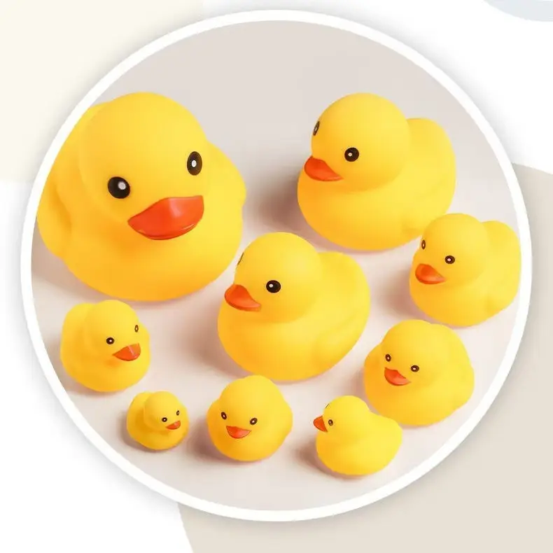 Bath and Water Play Little Yellow Duck Toy That Makes Noise, Duck Toy for Swimming Pool, Bathroom, Duck Toy for Milk Tea Shop, Small Gift