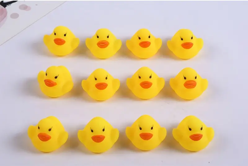 Bath and Water Play Little Yellow Duck Toy That Makes Noise, Duck Toy for Swimming Pool, Bathroom, Duck Toy for Milk Tea Shop, Small Gift — feature 4