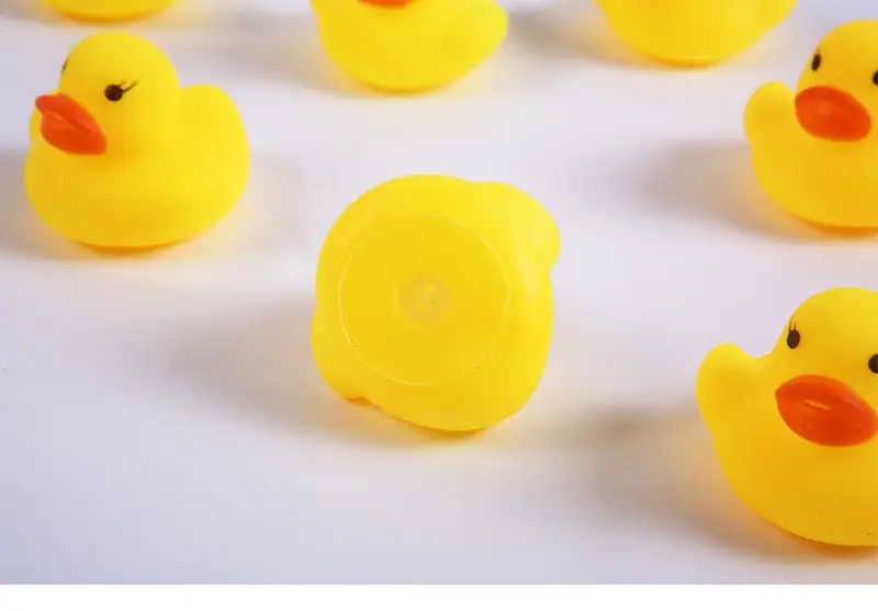 Bath and Water Play Little Yellow Duck Toy That Makes Noise, Duck Toy for Swimming Pool, Bathroom, Duck Toy for Milk Tea Shop, Small Gift — feature 7