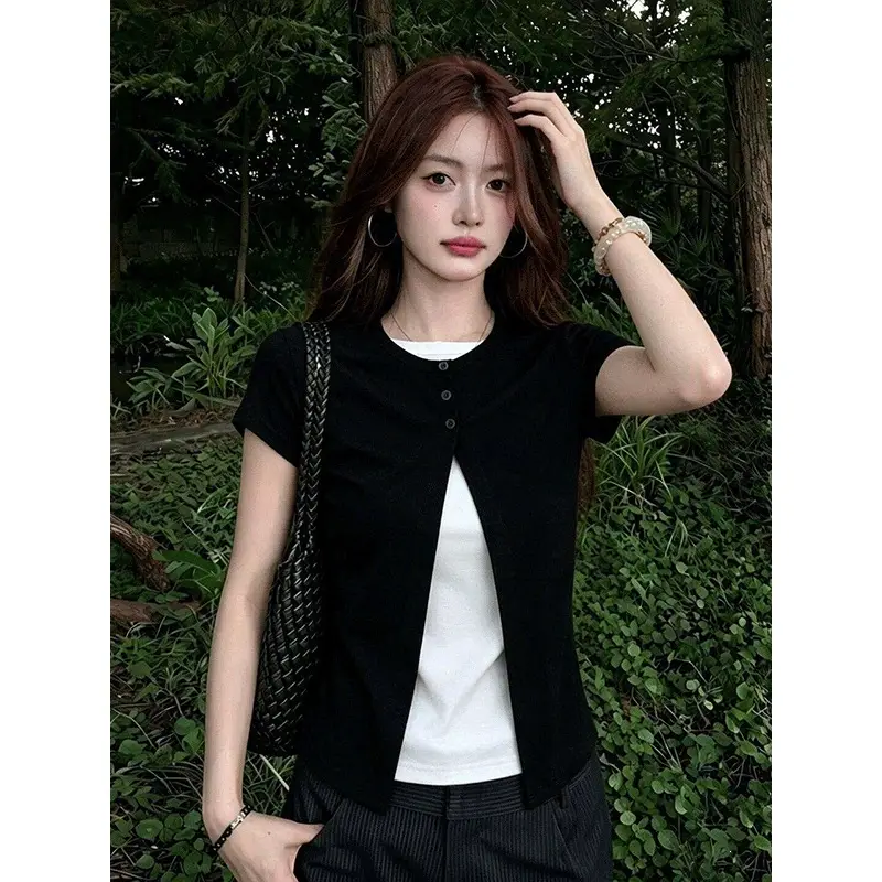 Korean-Style Black Fake Two-Piece Short-Sleeve T-Shirt for Women, Summer 2026 New Design, Slim-Fit Short Top, Ins Style — feature 3