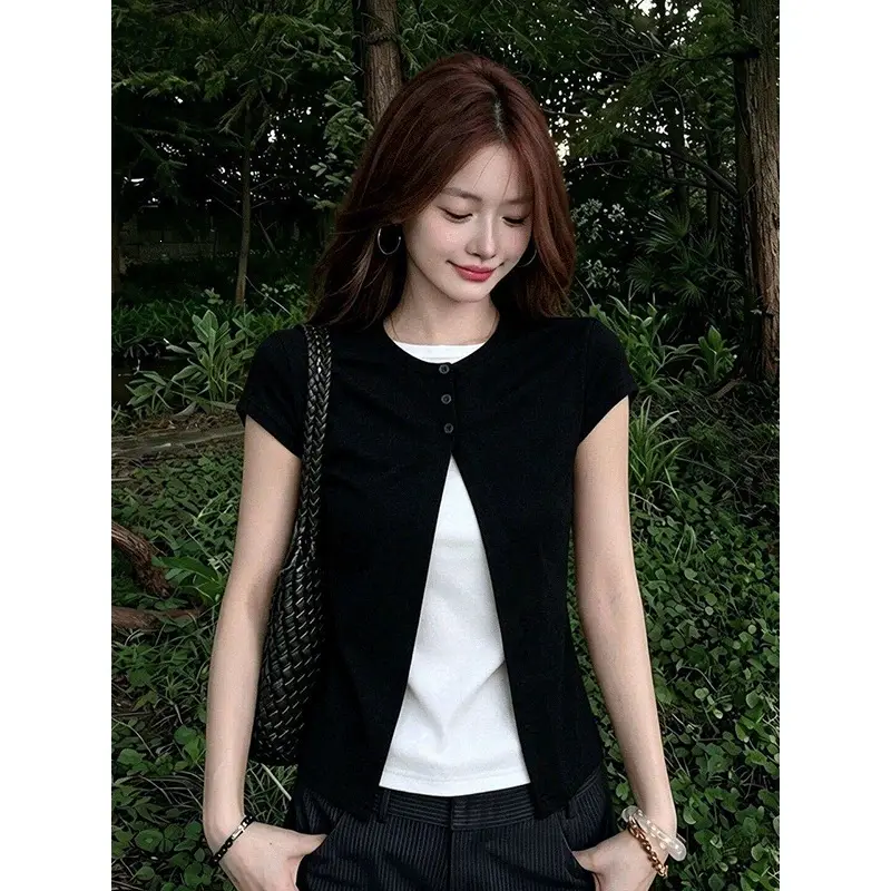 Korean-Style Black Fake Two-Piece Short-Sleeve T-Shirt for Women, Summer 2026 New Design, Slim-Fit Short Top, Ins Style — feature 8