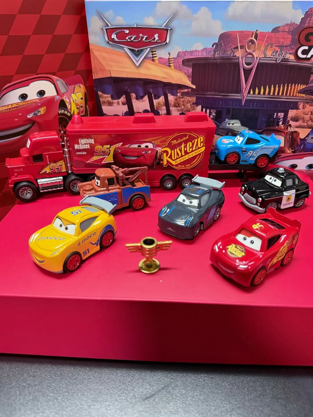 Q-Version Pull-Back Gift Box Cars 3 Lightning Mcqueen Uncle Mack 2 Alloy Car Children's Boys' Toy — feature 3