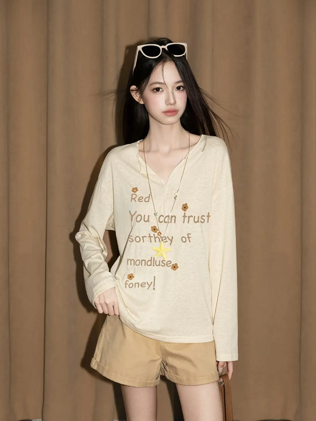 Korean-Style Lightweight Sun-Protective Cover-Up for Women, New Summer Style with Letter Print, Loose V-Neck Versatile Long-Sleeve Stylish T-Shirt Top