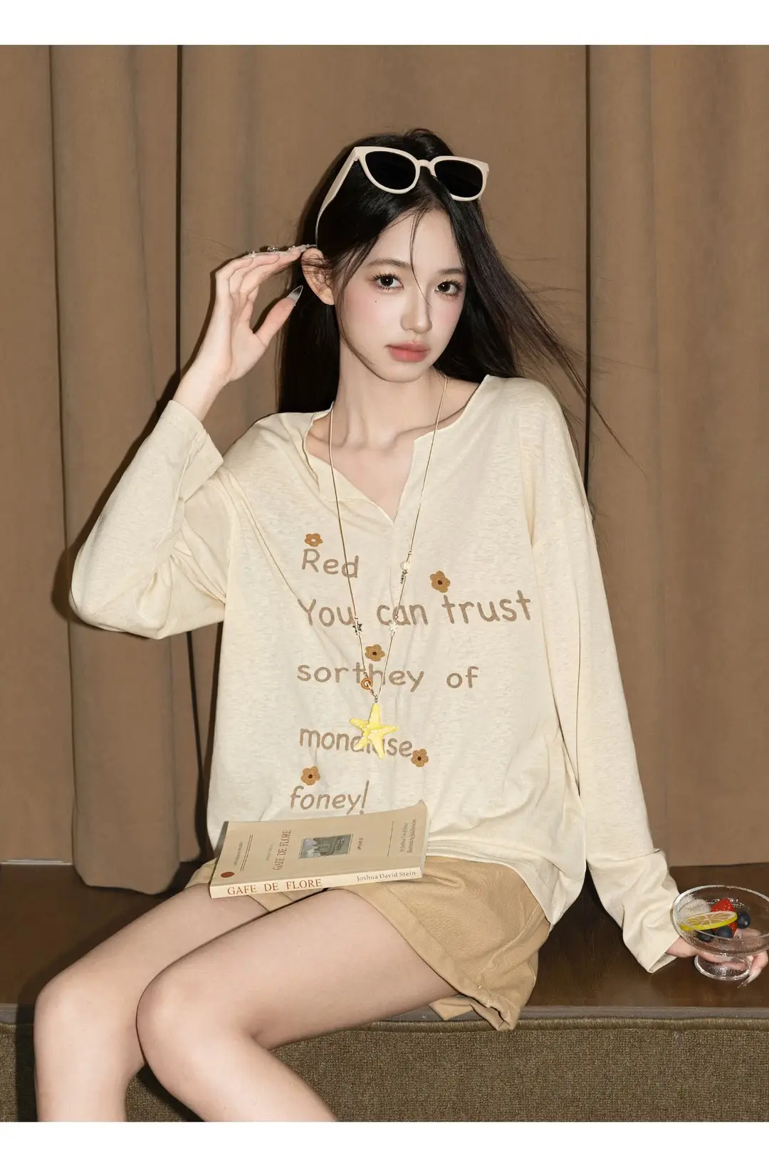 Korean-Style Lightweight Sun-Protective Cover-Up for Women, New Summer Style with Letter Print, Loose V-Neck Versatile Long-Sleeve Stylish T-Shirt Top — feature 2