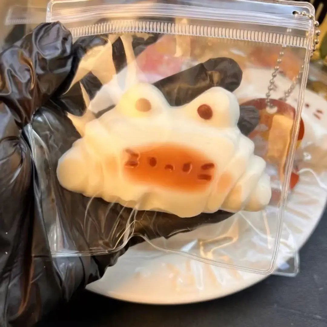 Simulated Barbecue Pork Bun Stress Relief Toy, Big Bun with Gold Thread Laser Effect, Slow Rebound Fake Food Toy