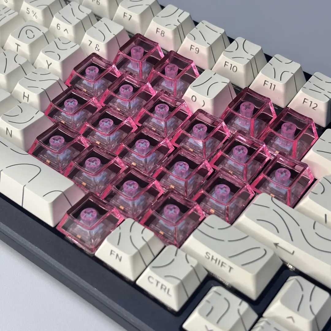 Cross-Border Original Factory 21-Key Heart-Shaped Transparent Keycaps DIY Personalized Customization Made of Pc Material Compatible with Mechanical Keyboards — feature 11