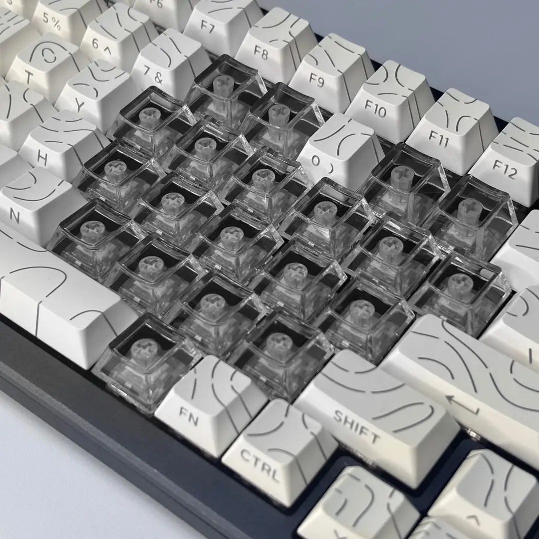 Cross-Border Original Factory 21-Key Heart-Shaped Transparent Keycaps DIY Personalized Customization Made of Pc Material Compatible with Mechanical Keyboards — feature 14