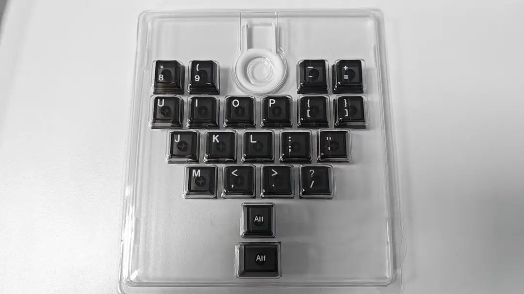 Cross-Border Original Factory 21-Key Heart-Shaped Transparent Keycaps DIY Personalized Customization Made of Pc Material Compatible with Mechanical Keyboards