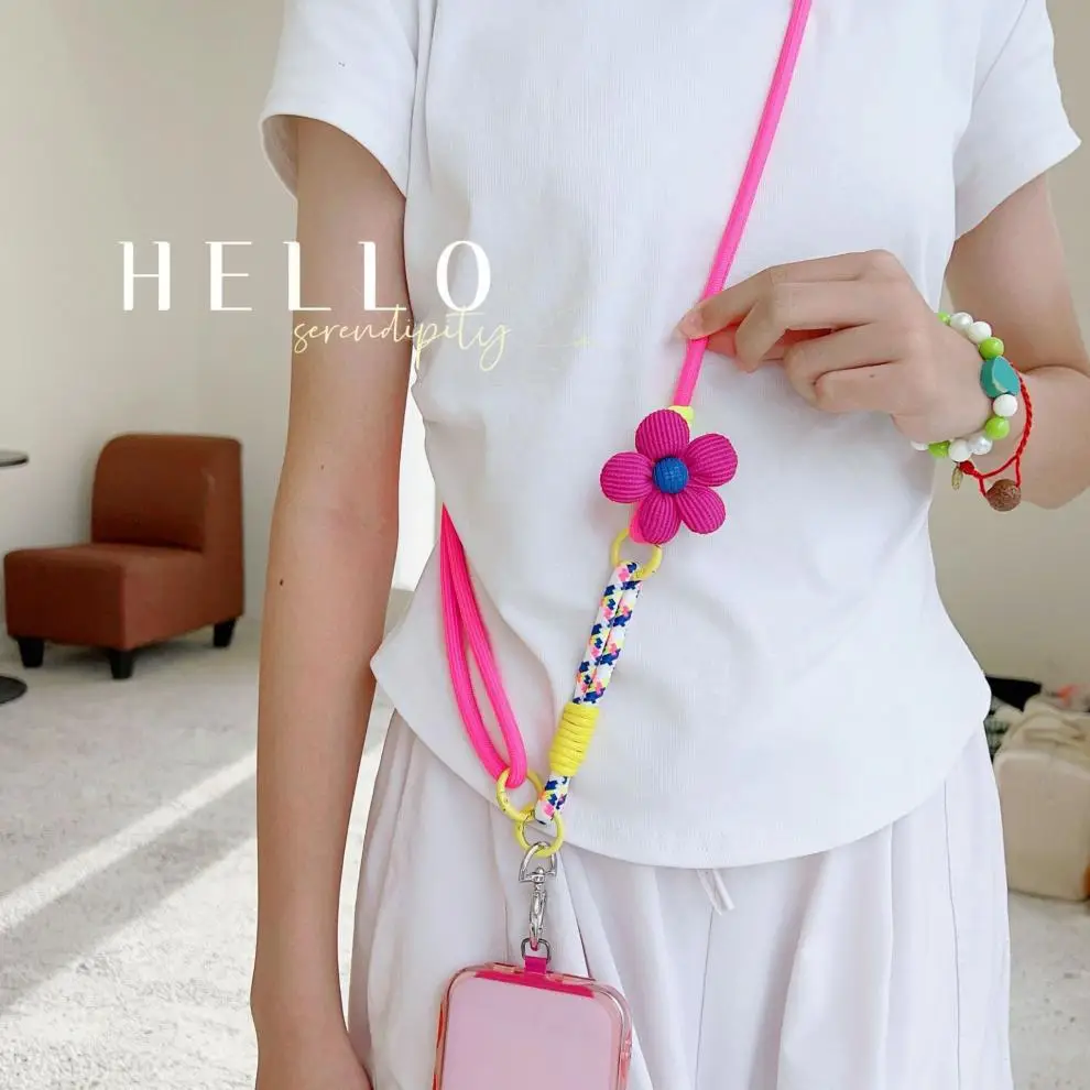 Popular cross-border foreign trade product, customizable mobile phone lanyard, floral long strap, pearl crossbody, suitable for both men and women, for outdoor hiking — feature 8