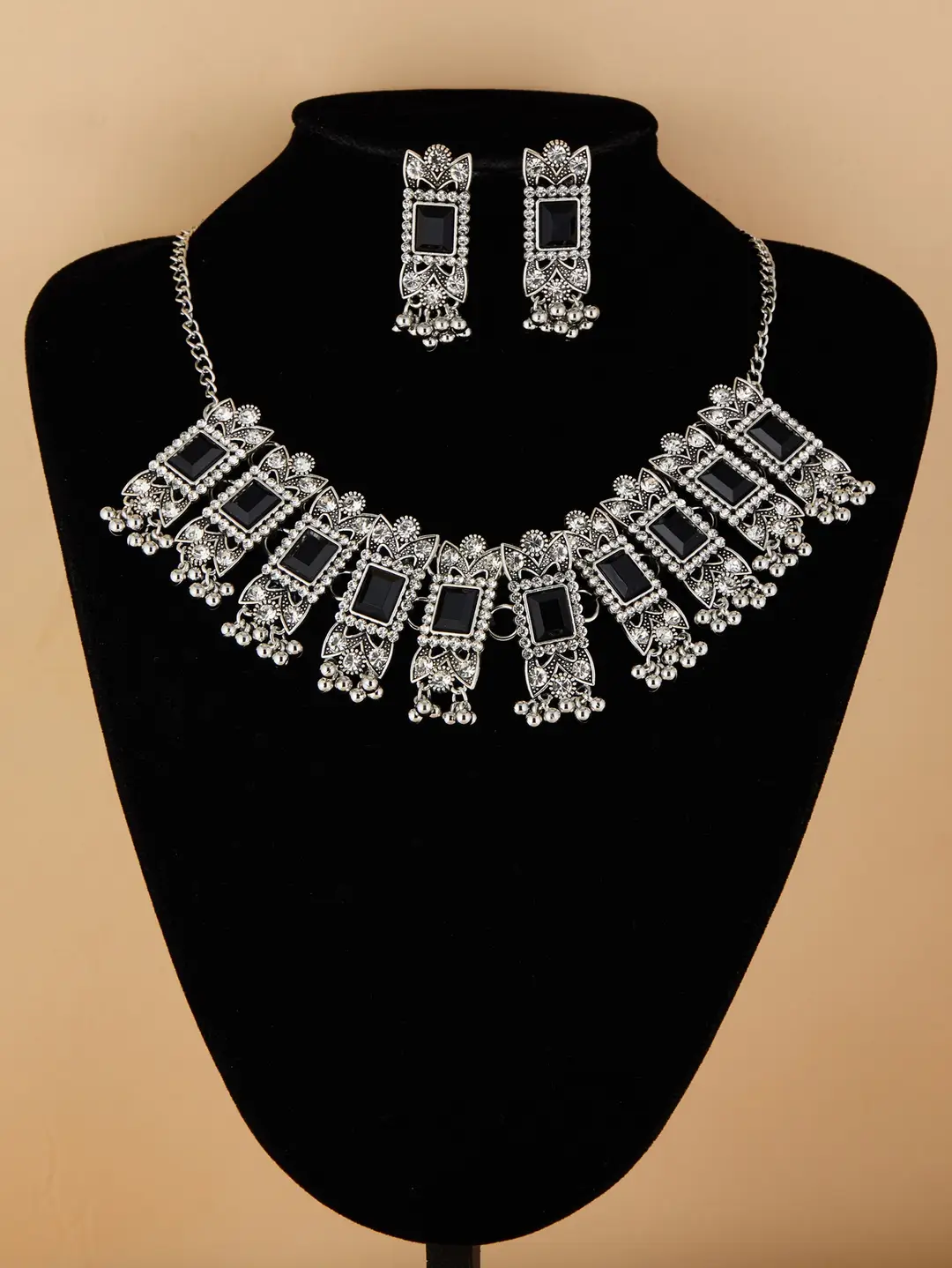 Cross-border bestseller: Exaggerated square diamond earrings and necklace set, vintage ethnic style, luxurious earrings, simple choker accessory