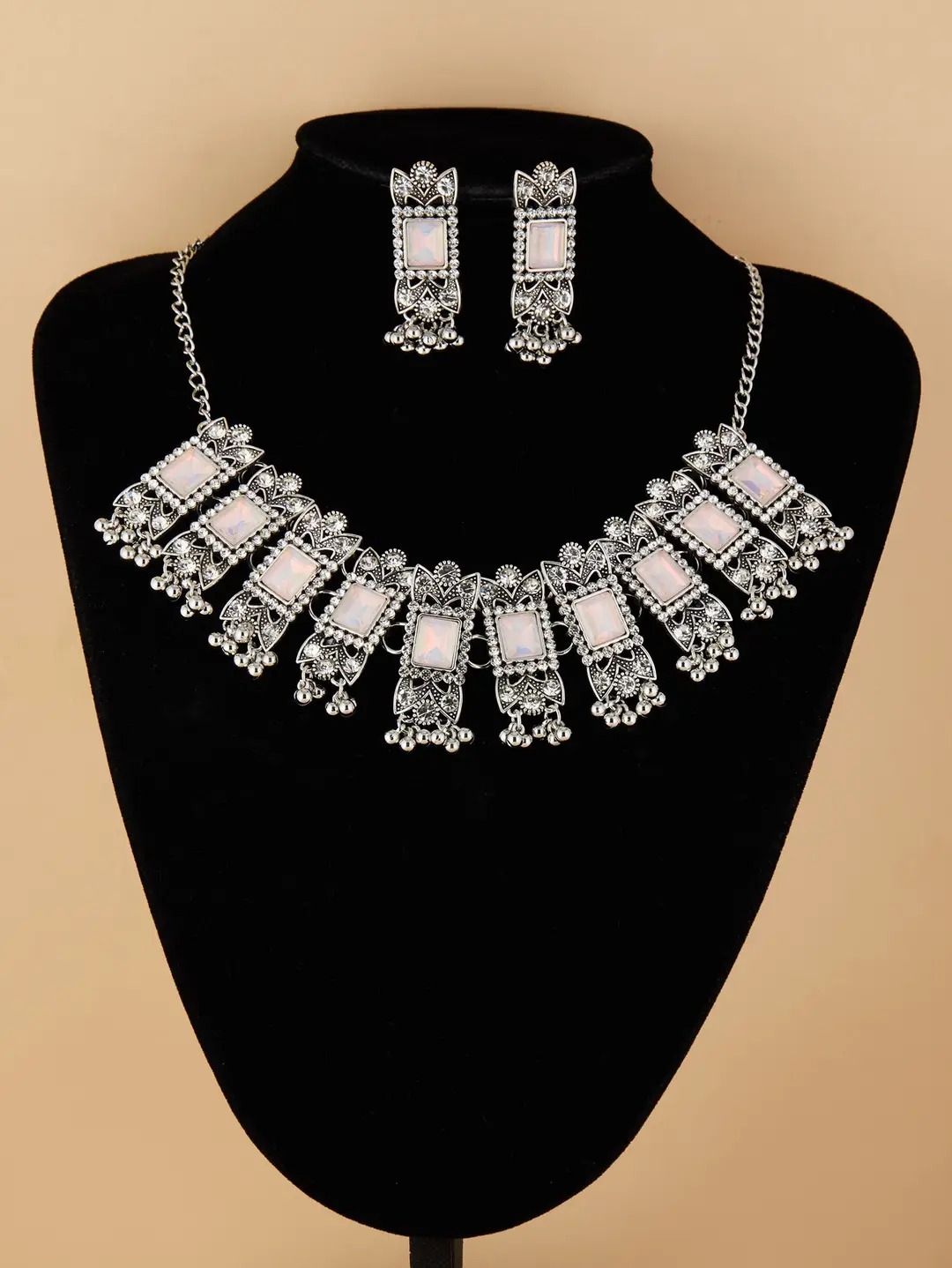 Cross-border bestseller: Exaggerated square diamond earrings and necklace set, vintage ethnic style, luxurious earrings, simple choker accessory