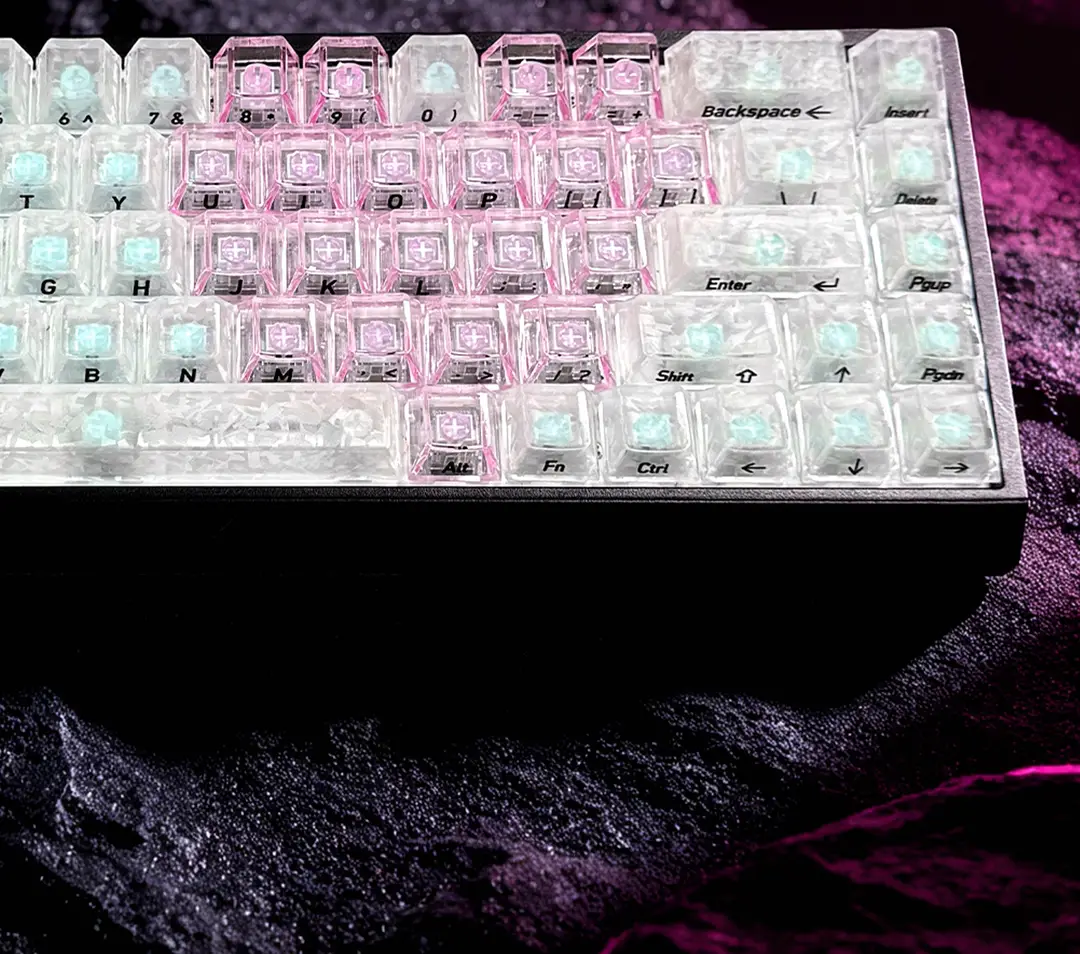 【Front and side engraved carbon fiber pattern with heart design】Cross-border bestseller carbon texture PC material magnetic switch mechanical keyboard keycaps — feature 10