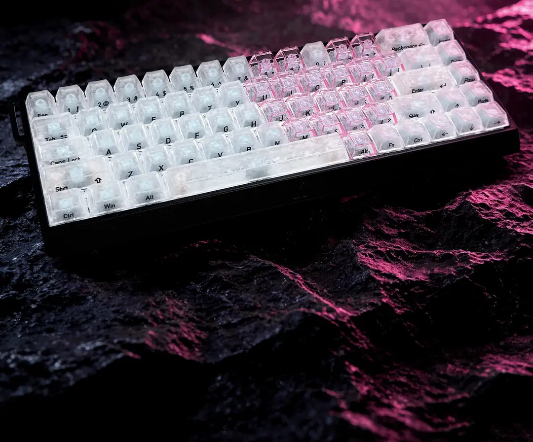 【Front and side engraved carbon fiber pattern with heart design】Cross-border bestseller carbon texture PC material magnetic switch mechanical keyboard keycaps — feature 12