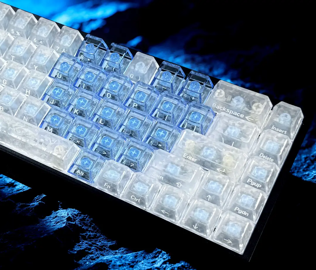 【Front and side engraved carbon fiber pattern with heart design】Cross-border bestseller carbon texture PC material magnetic switch mechanical keyboard keycaps — feature 7