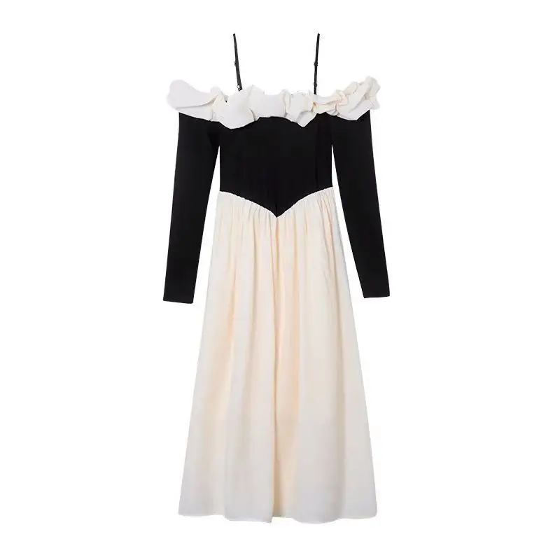 2026 One-shoulder color-blocked strap dress for women, new autumn French-style slim-fit waist-cinching elegant long dress