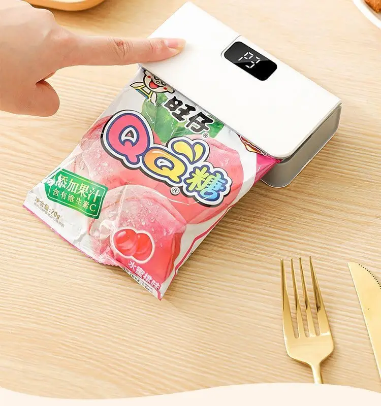Cross-border rechargeable sealing machine, mini small snack sealer, plastic bag food preservation bag heat sealing machine for home use — feature 3
