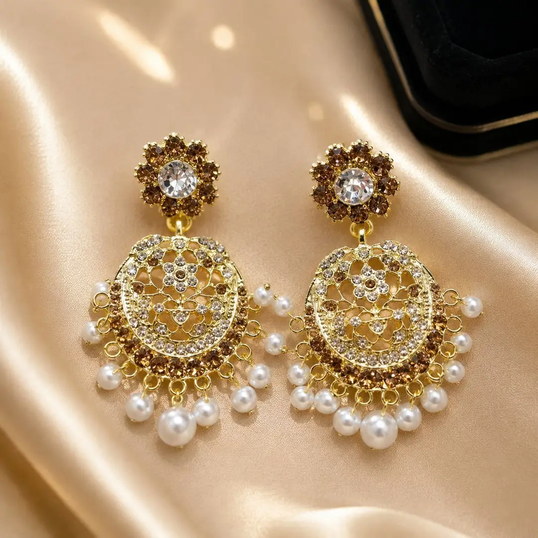 European and American French retro palace-style exaggerated hollow-out diamond-studded pearl tassel earrings, niche light luxury elegant women's earrings
