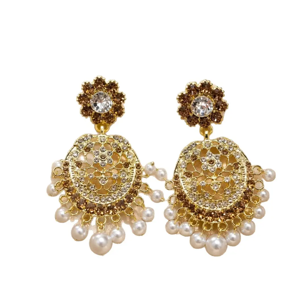 European and American French retro palace-style exaggerated hollow-out diamond-studded pearl tassel earrings, niche light luxury elegant women's earrings
