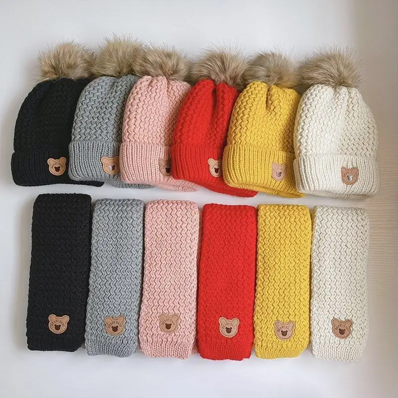 Children's hat, scarf, and gloves three-piece set, warm and fleece-lined, for boys and girls, bear woolen hat, thin autumn style — feature 2