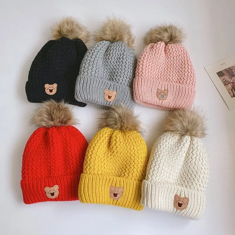 Children's hat, scarf, and gloves three-piece set, warm and fleece-lined, for boys and girls, bear woolen hat, thin autumn style — feature 9