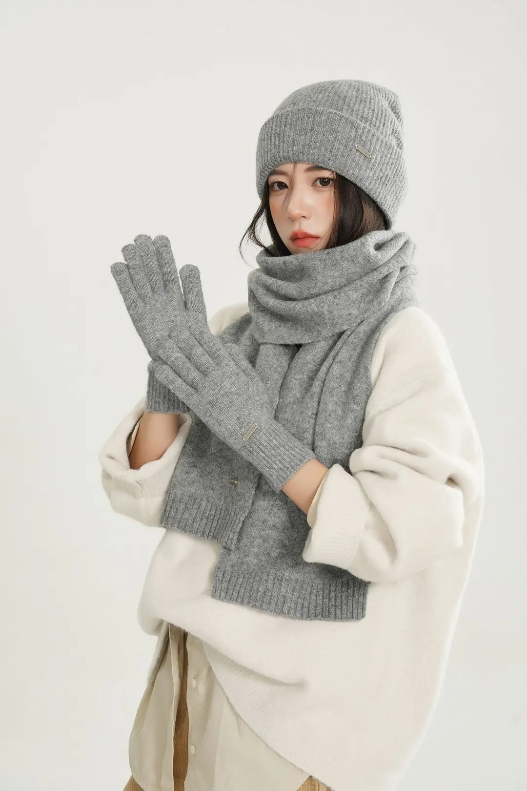 2026 New Wool Blend Knitted Hat, Scarf, and Gloves Three-Piece Set for Men and Women, Winter Warmth and Cold Protection, Touchscreen Compatible — feature 5