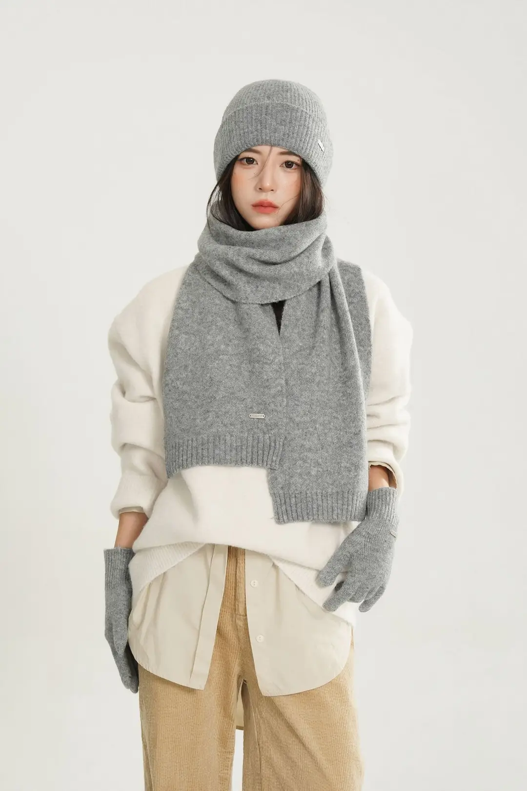 2026 New Wool Blend Knitted Hat, Scarf, and Gloves Three-Piece Set for Men and Women, Winter Warmth and Cold Protection, Touchscreen Compatible — feature 6