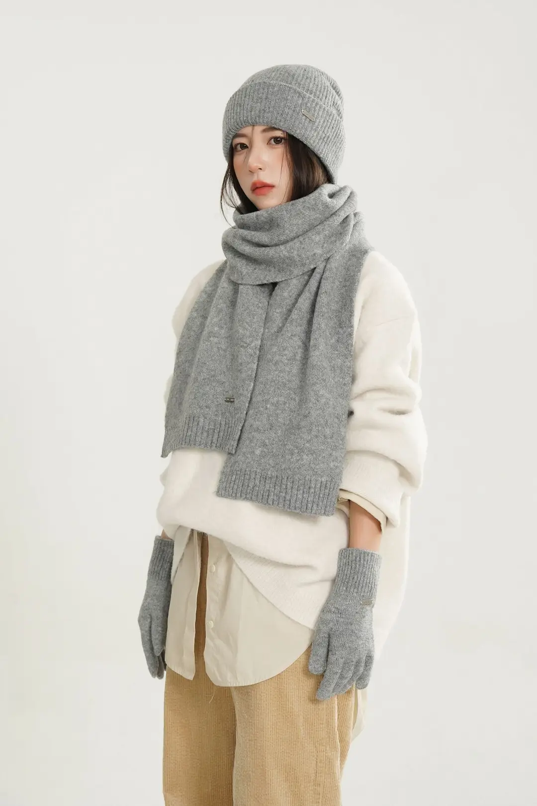2026 New Wool Blend Knitted Hat, Scarf, and Gloves Three-Piece Set for Men and Women, Winter Warmth and Cold Protection, Touchscreen Compatible — feature 7