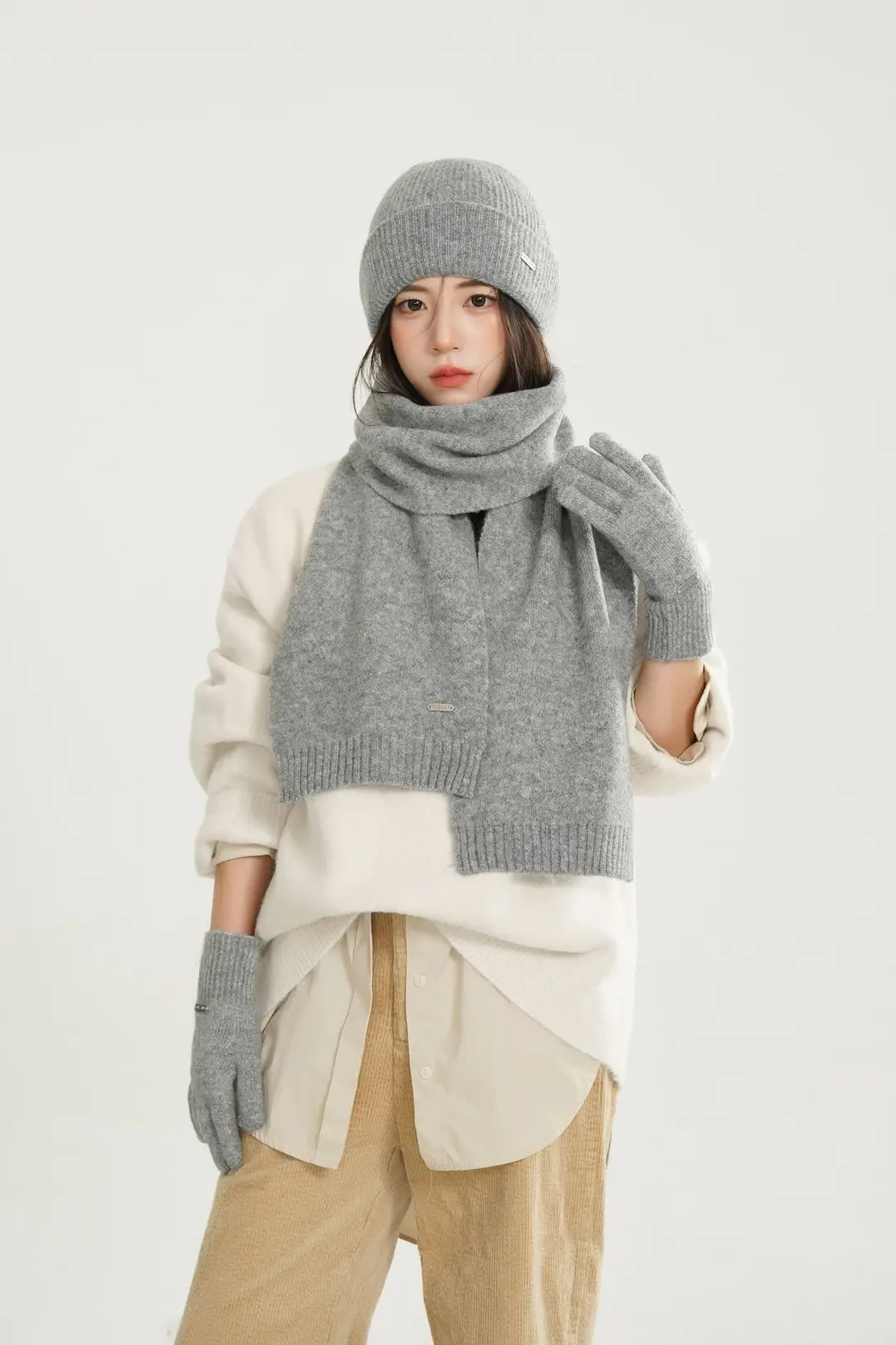 2026 New Wool Blend Knitted Hat, Scarf, and Gloves Three-Piece Set for Men and Women, Winter Warmth and Cold Protection, Touchscreen Compatible — feature 8