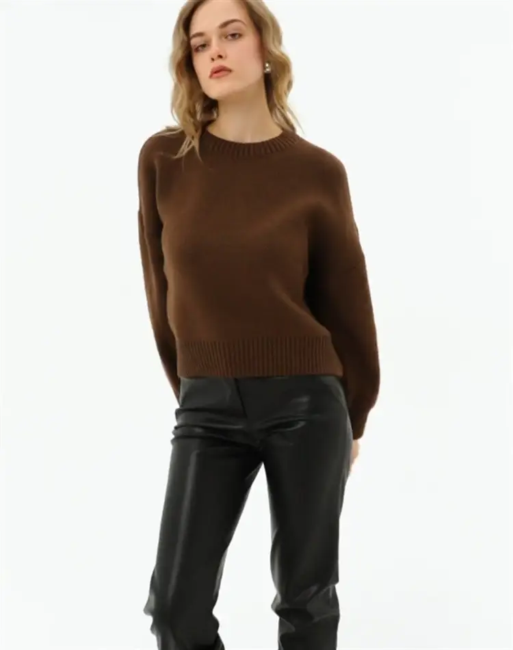 Cross-border European and American loose-fitting round-neck knitted sweater for women — feature 17