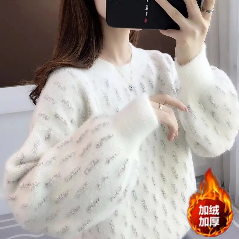 Autumn and winter plus-size chenille sweater, loose-fitting top, casual style, fashionable, thickened, slimming base shirt for women - Image 5