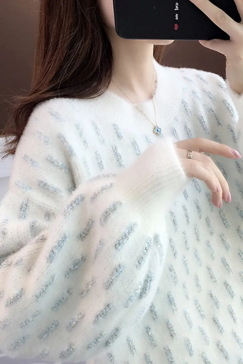 Autumn and winter plus-size chenille sweater, loose-fitting top, casual style, fashionable, thickened, slimming base shirt for women — feature 2