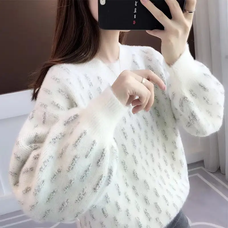 Autumn and winter plus-size chenille sweater, loose-fitting top, casual style, fashionable, thickened, slimming base shirt for women - Image 2