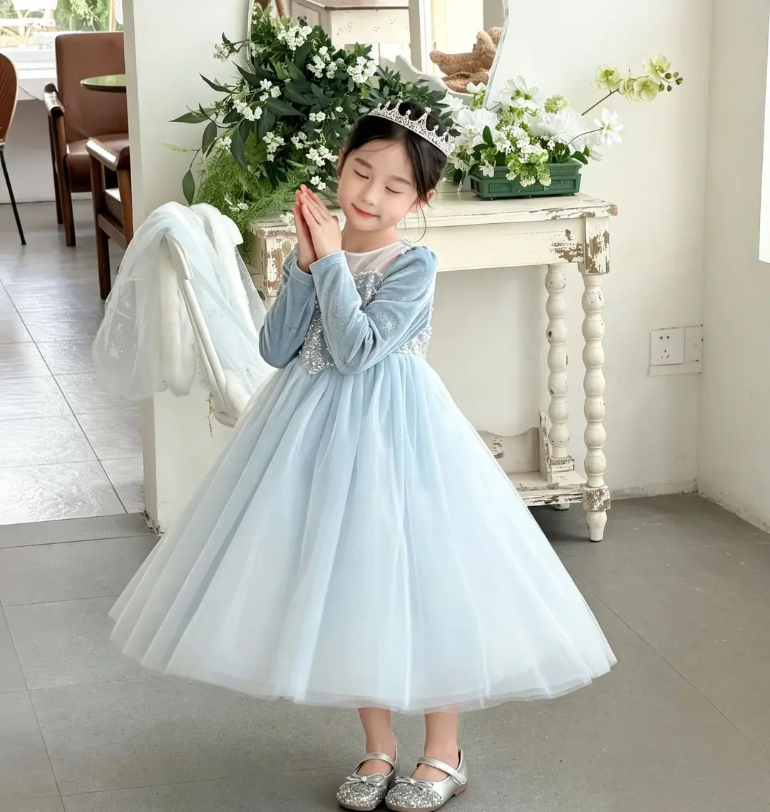 26 Autumn New Elsa Princess Dress for Girls, Mesh Dress with Shawl, Stylish Frozen-themed Birthday Gown — feature 12