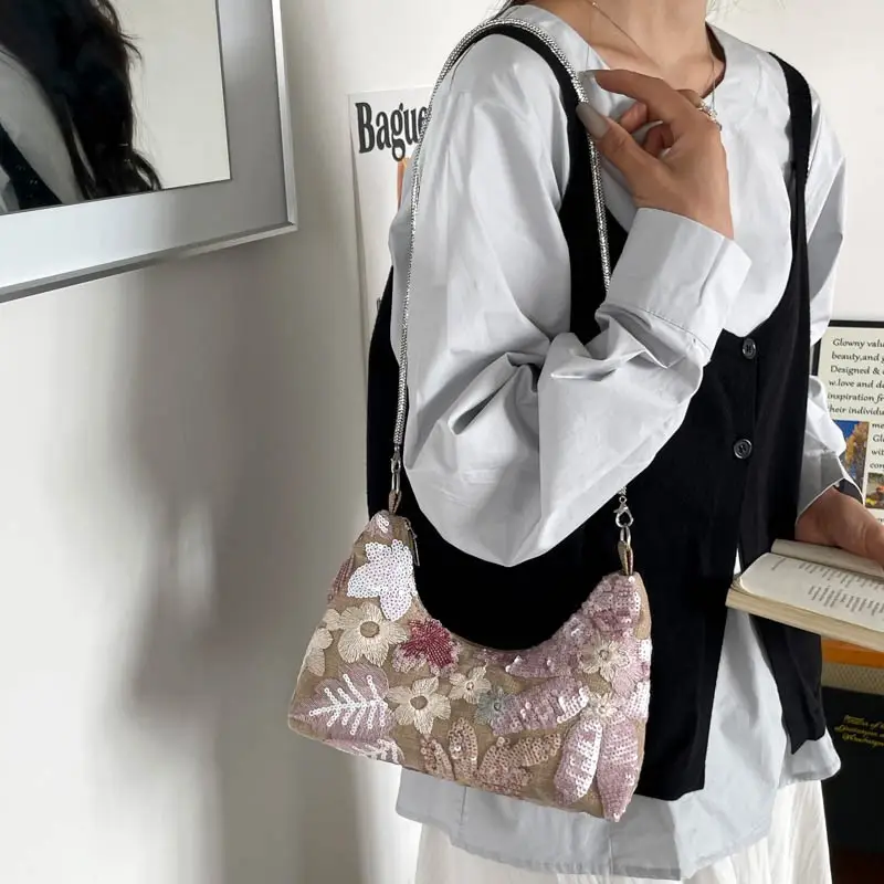 New Chinese-style embroidered versatile handbag 2026 new model niche lightweight embroidered bag sequin bag single shoulder underarm bag - Image 8