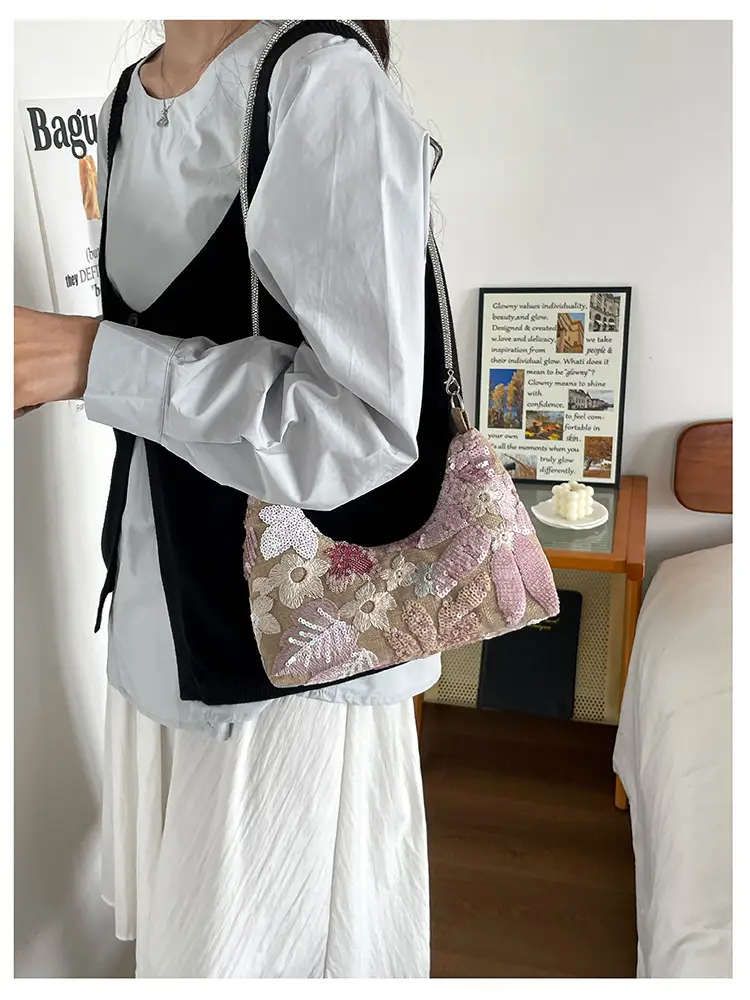 New Chinese-style embroidered versatile handbag 2026 new model niche lightweight embroidered bag sequin bag single shoulder underarm bag — feature 10