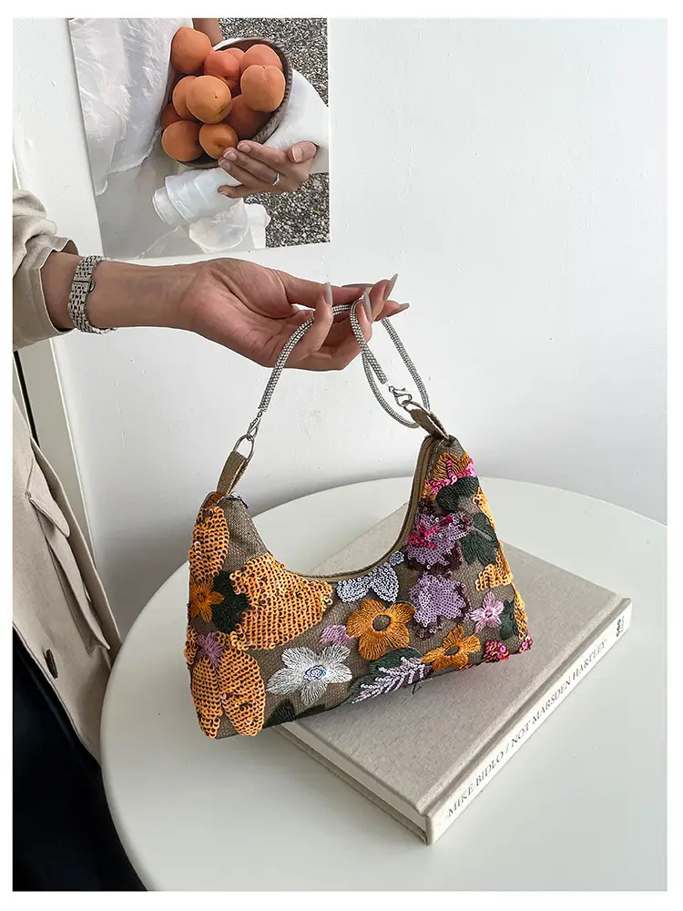 New Chinese-style embroidered versatile handbag 2026 new model niche lightweight embroidered bag sequin bag single shoulder underarm bag — feature 18