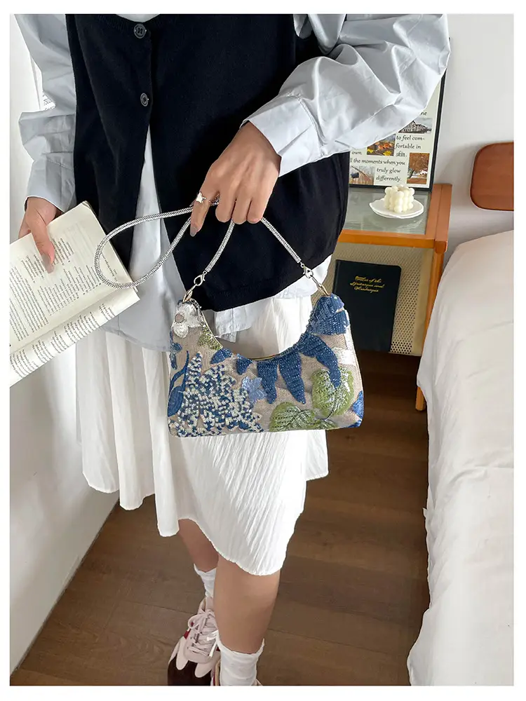 New Chinese-style embroidered versatile handbag 2026 new model niche lightweight embroidered bag sequin bag single shoulder underarm bag — feature 27
