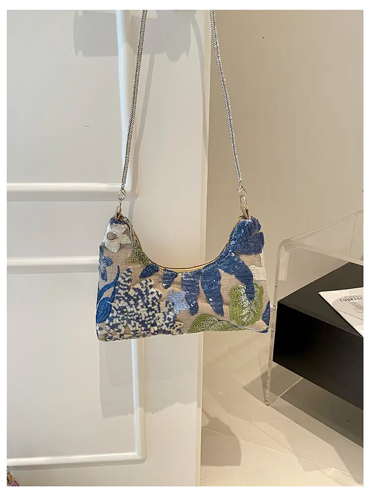New Chinese-style embroidered versatile handbag 2026 new model niche lightweight embroidered bag sequin bag single shoulder underarm bag — feature 33
