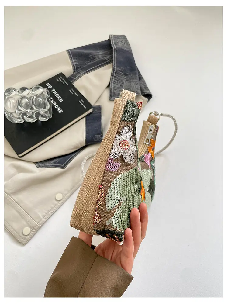 New Chinese-style embroidered versatile handbag 2026 new model niche lightweight embroidered bag sequin bag single shoulder underarm bag — feature 44