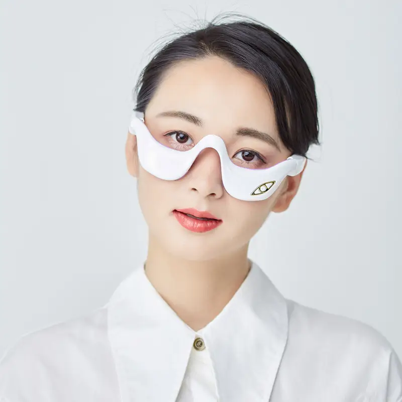Smart eye massager for reducing eye bags and dark circles, an eye care device for beauty and eye protection, featuring spa-style vibration and heating functions for home use — feature 4