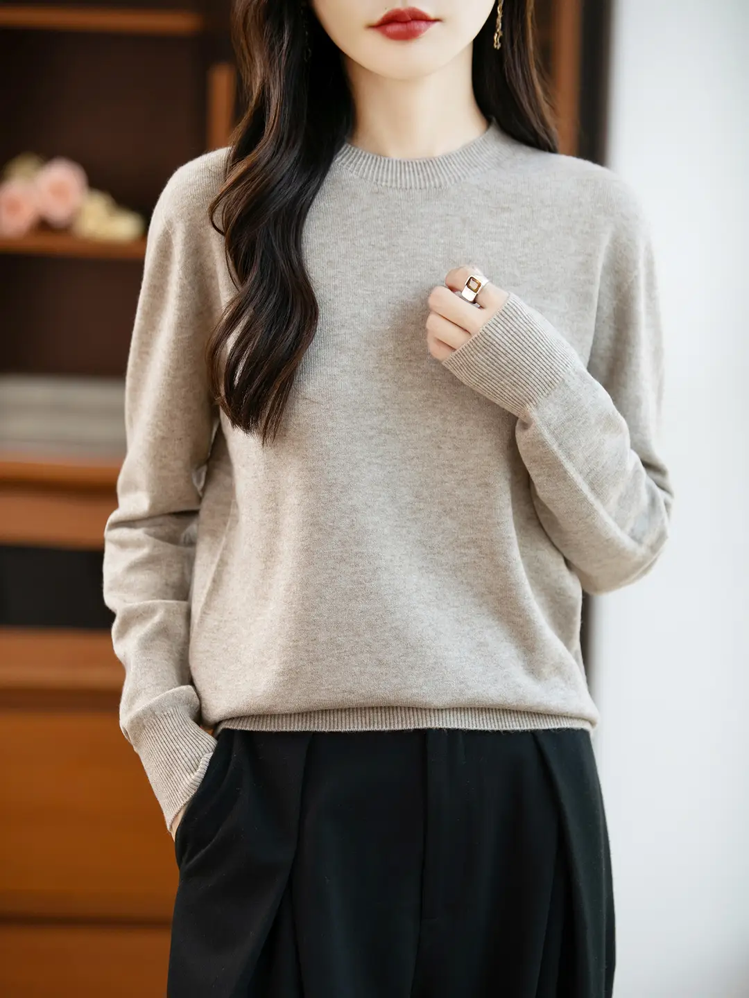 Autumn and winter Andy velvet round neck knit sweater for women, first-line ready-to-wear, solid color seamless pullover long-sleeve sweater, suitable as a base layer