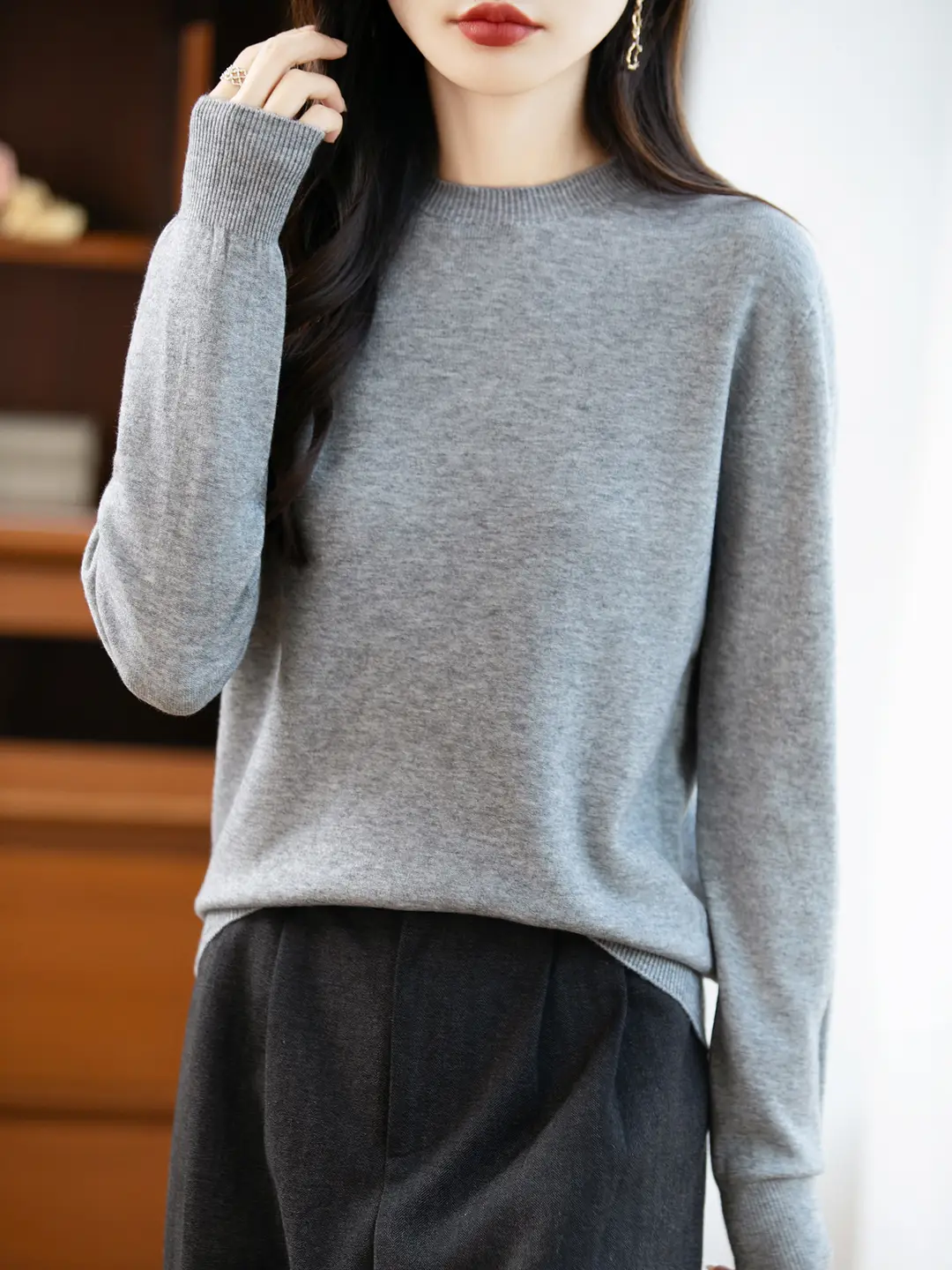 Autumn and winter Andy velvet round neck knit sweater for women, first-line ready-to-wear, solid color seamless pullover long-sleeve sweater, suitable as a base layer