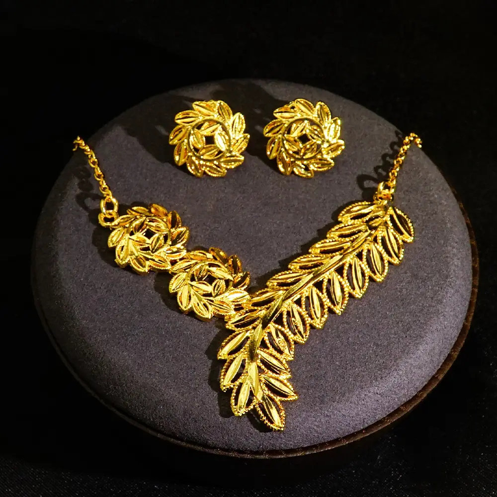 Middle Eastern Dubai floral necklace and earring set, gold-plated, for brides, weddings, cross-border sales, non-fading, and extravagant for banquets