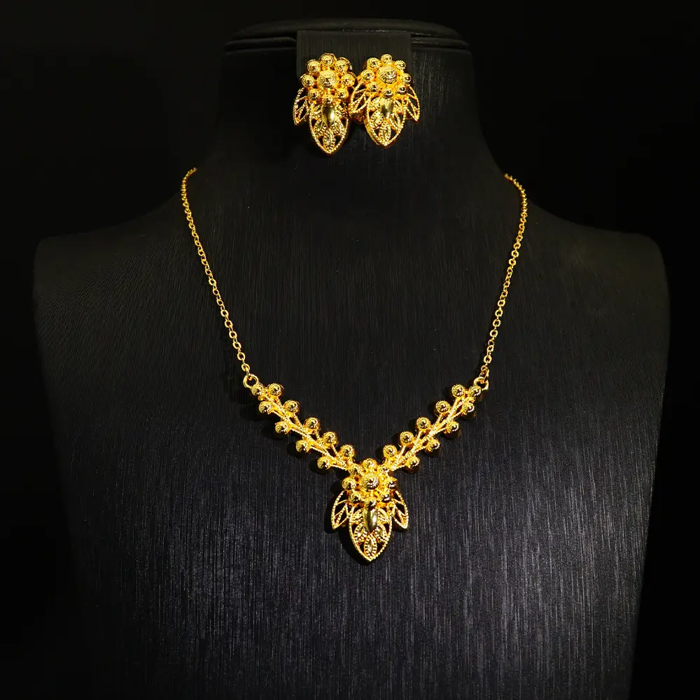 Middle Eastern Dubai floral necklace and earring set, gold-plated, for brides, weddings, cross-border sales, non-fading, and extravagant for banquets