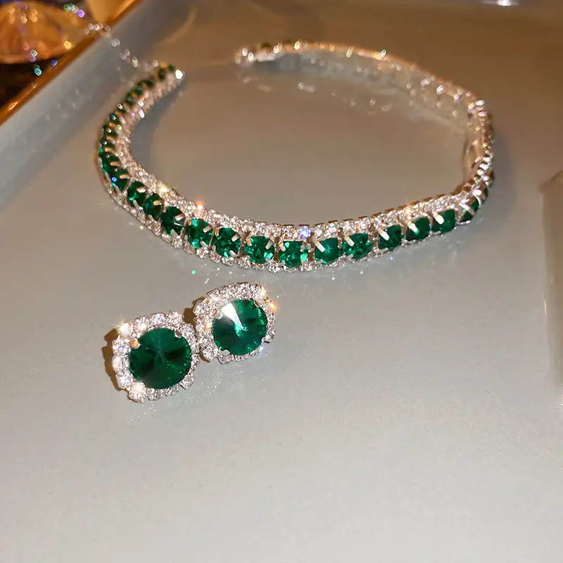 European and American style, featuring diamond-studded teardrop and geometric earrings and a necklace set, with a retro, courtly aesthetic, making it a fashionable and versatile accessory for women