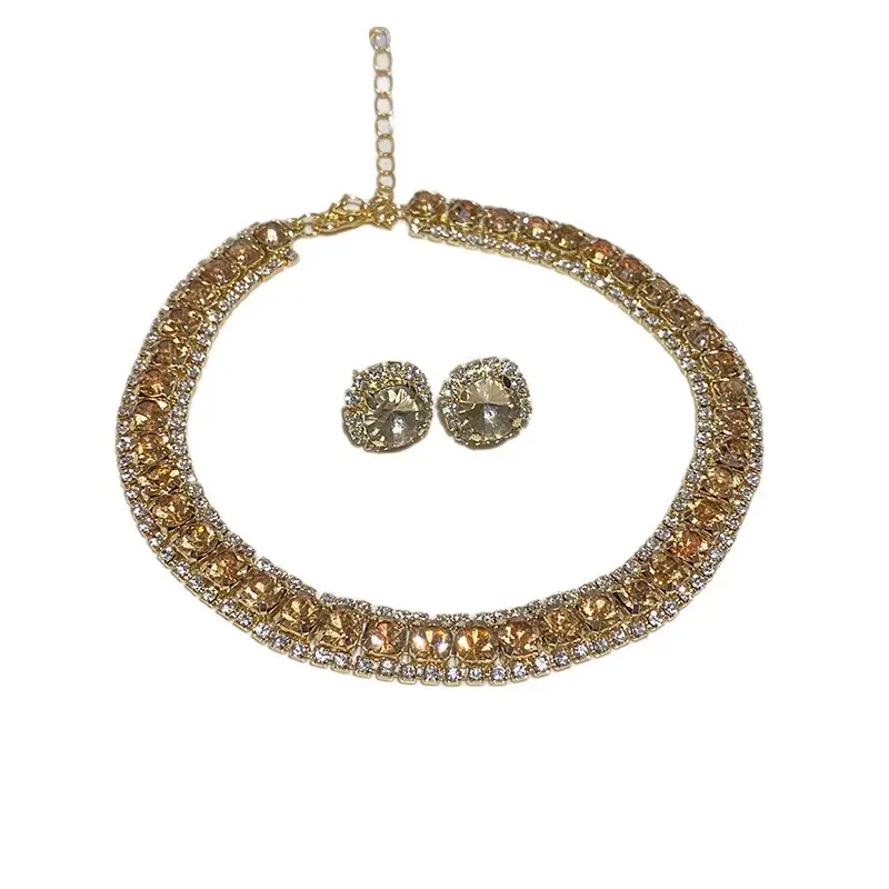 European and American style, featuring diamond-studded teardrop and geometric earrings and a necklace set, with a retro, courtly aesthetic, making it a fashionable and versatile accessory for women
