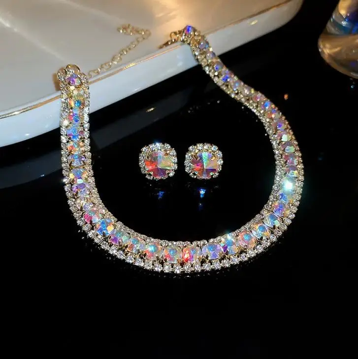 European and American style, featuring diamond-studded teardrop and geometric earrings and a necklace set, with a retro, courtly aesthetic, making it a fashionable and versatile accessory for women — feature 7