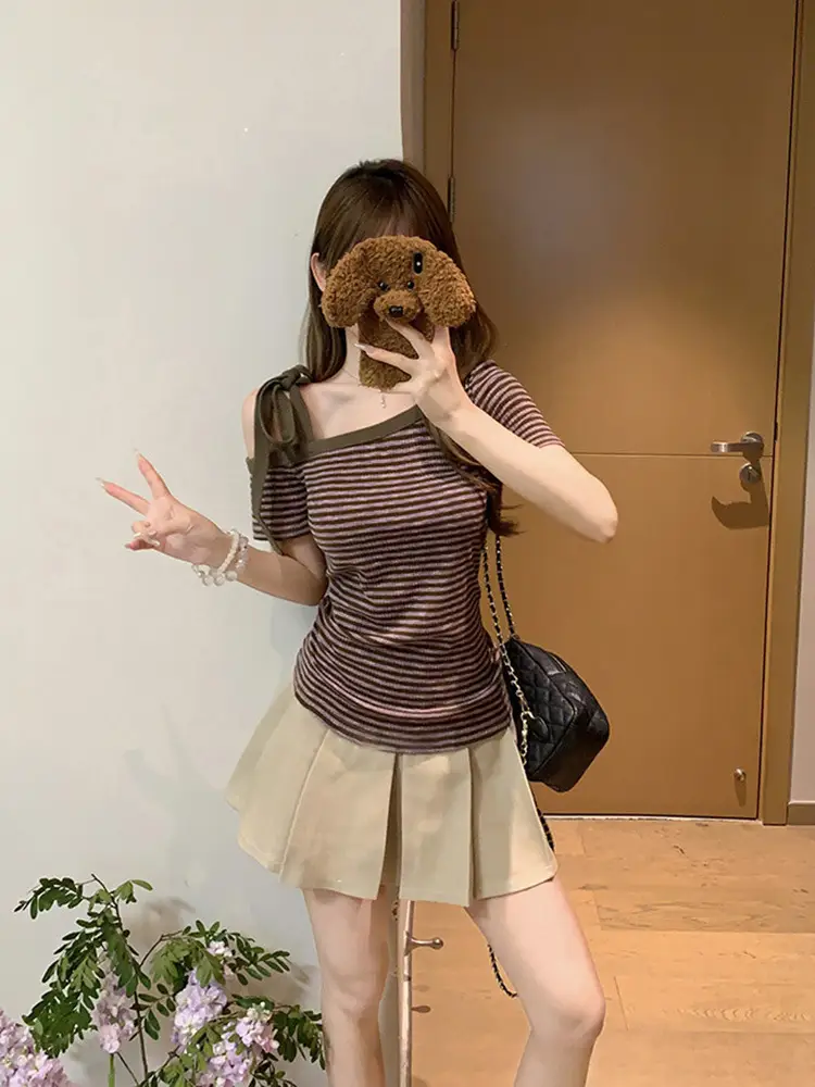 Purple Stripesd Sloping Shoulder Short-Sleeved T-Shirt for Women in Summer Slim Korean Style Off-Shoulder Design Niche Unique Sexy Top - Image 5
